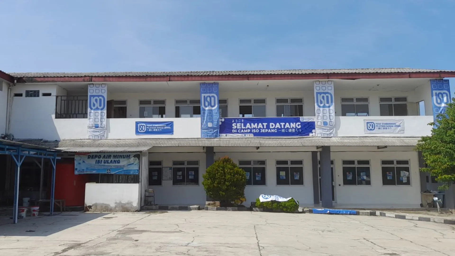 Gedung ISO Jepang Exterior