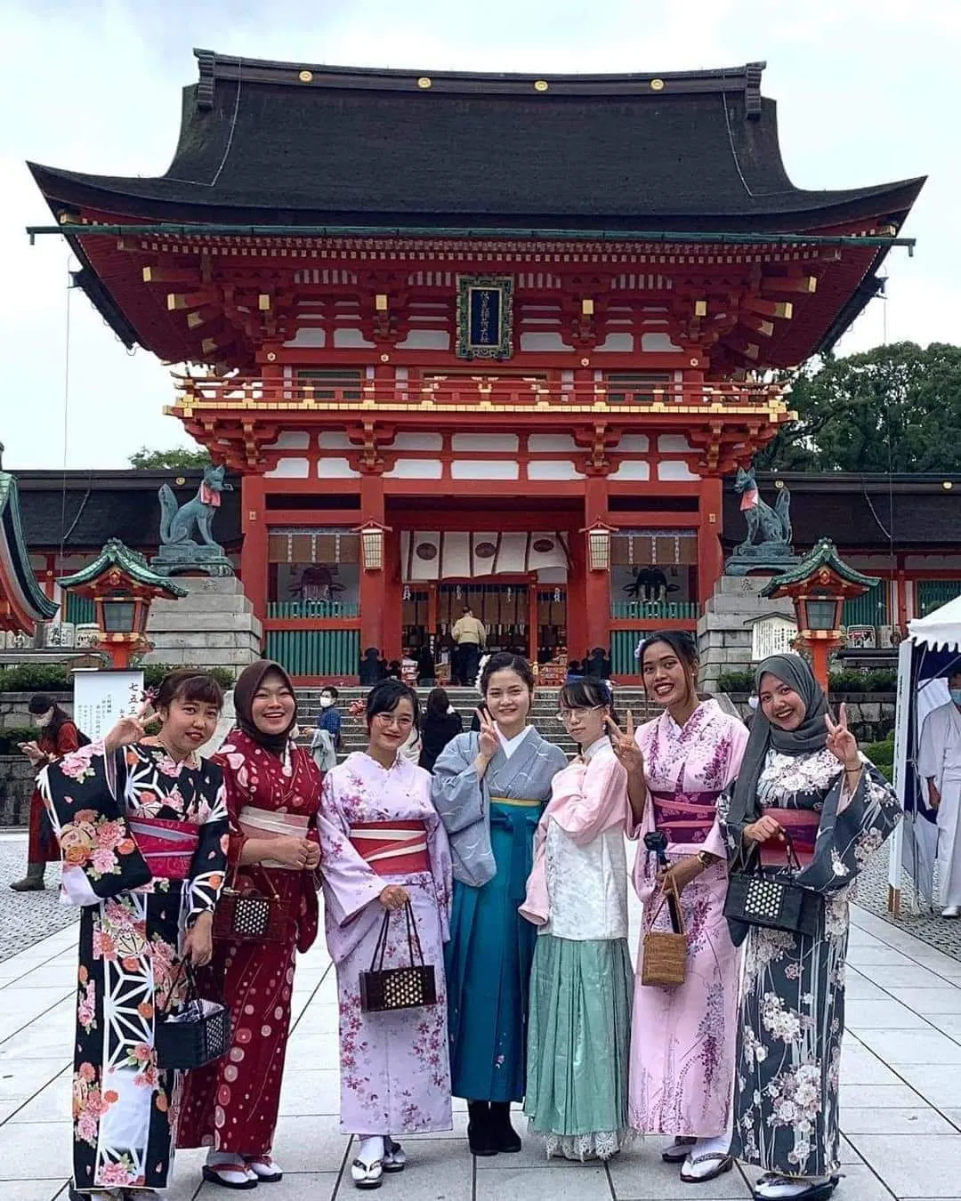 Peserta di Kuil Jepang